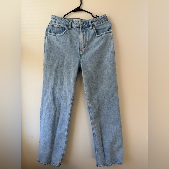 Abercrombie Curve Love High Rise 90s Relaxed Jean - Picture 2 of 6
